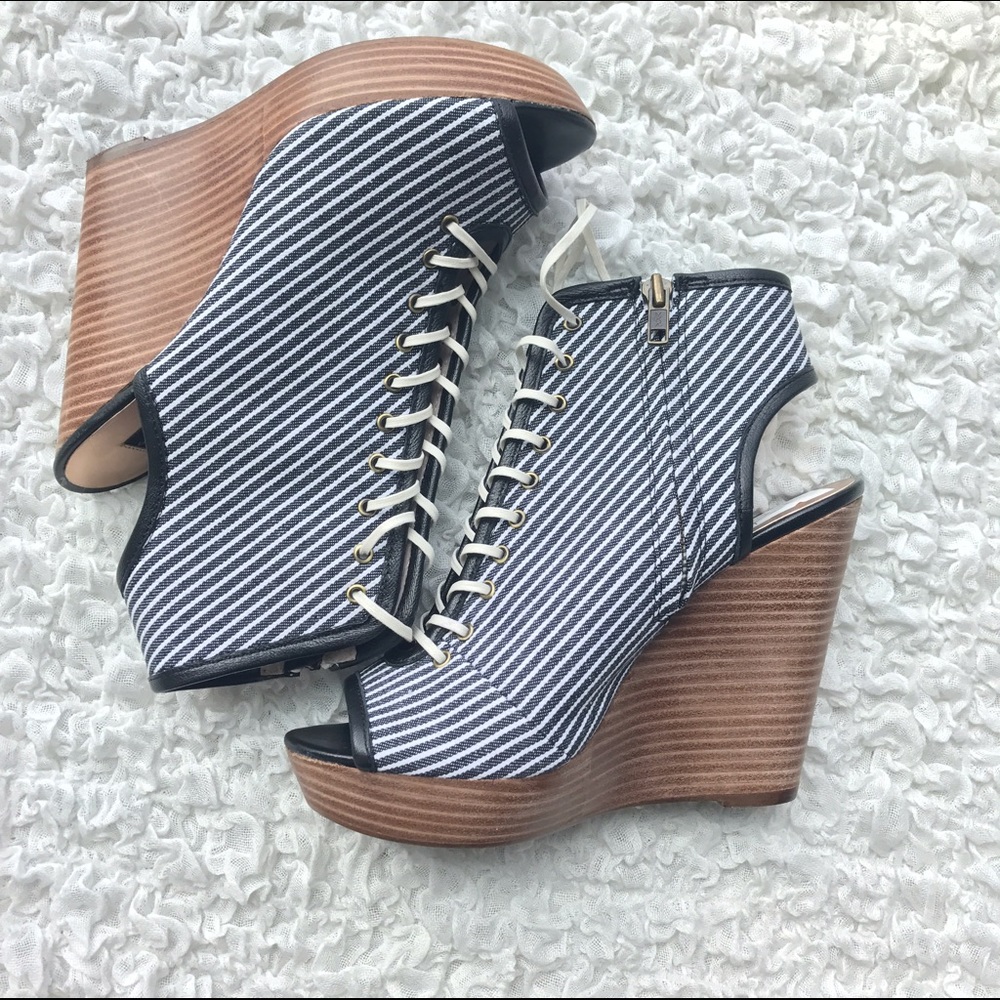 Open toe wedge